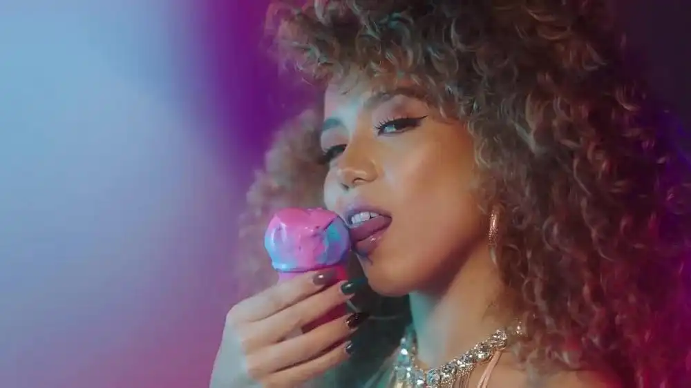 скачать клип Tyga - Ice Cream Man