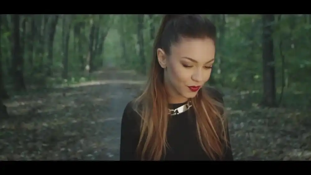 скачать клип Mira feat. Kio and Whats Up - Dragostea Nu Se Stinge