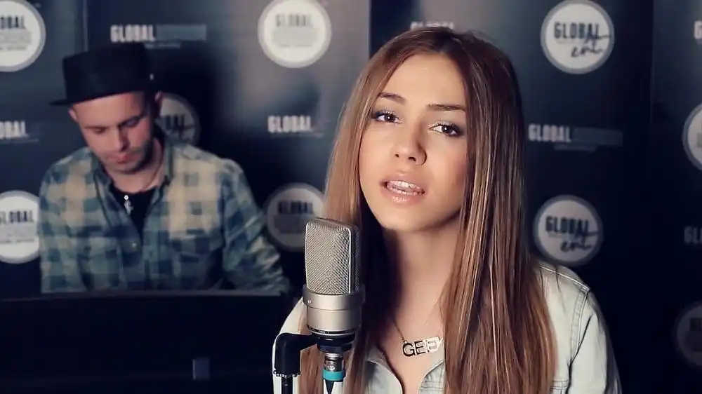 скачать клип Mira - Dragostea Nu Se stinge