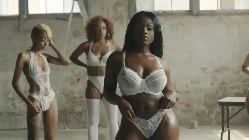 скачать клип SSXO - Pink Smoke