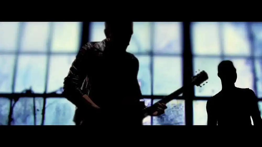 скачать клип Middle Finger - Psycho