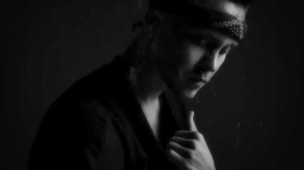 скачать клип Артем Пивоваров - Ливень