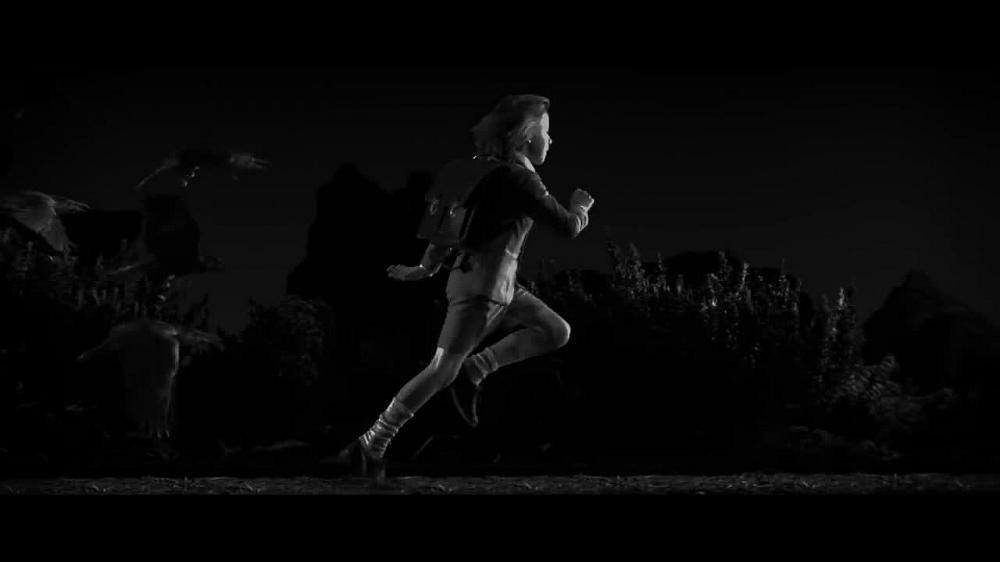 скачать клип Woodkid - Run Boy Run