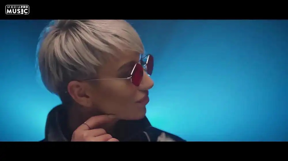 скачать клип Giulia - Imi Da Fiori