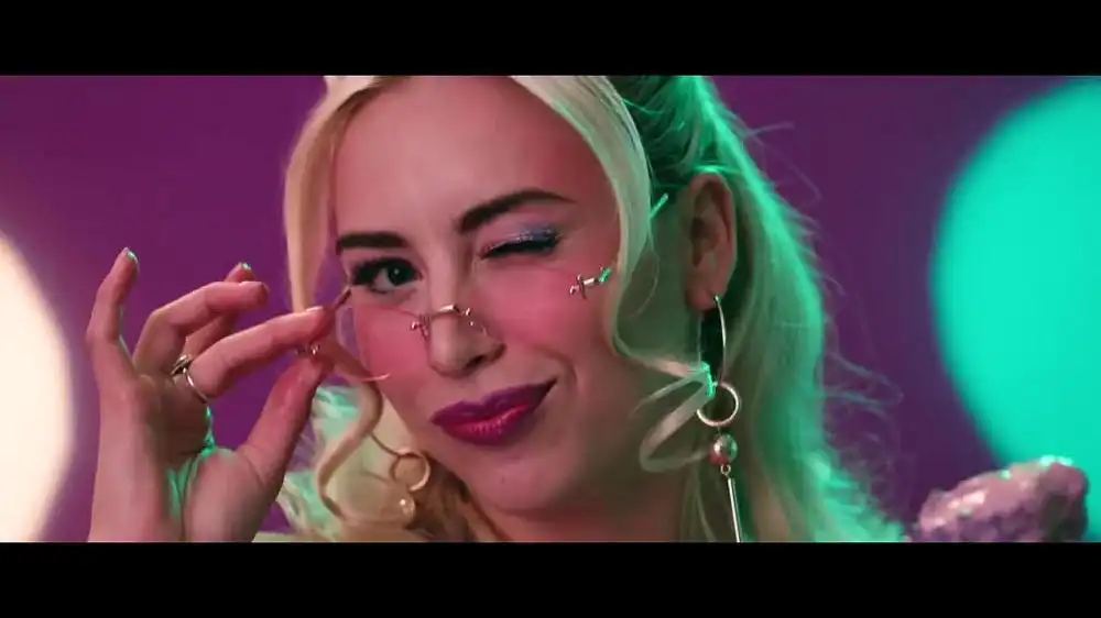 скачать клип Tiesto and Mesto - Coming Home