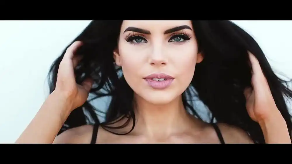 скачать клип Sean Paul - Get Busy