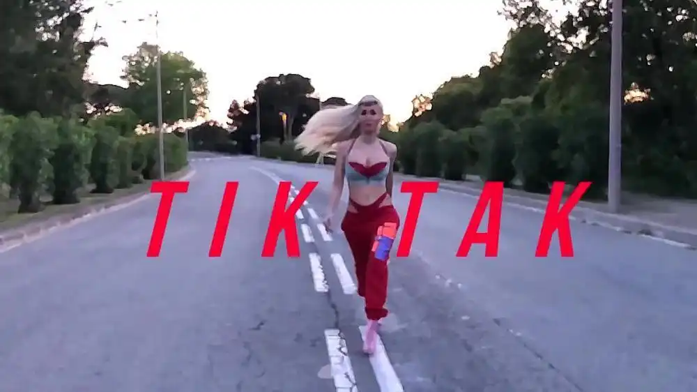 La Pelopony - Tik Tak