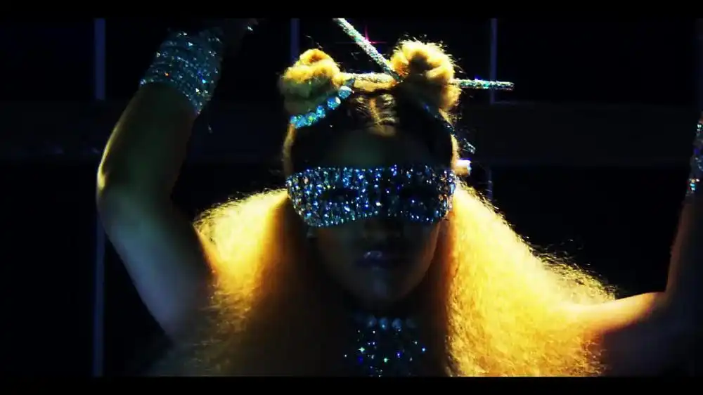 скачать клип Nicki Minaj - Chun-Li