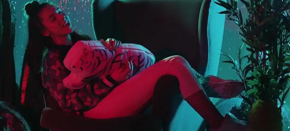 скачать клип BiBi - Un pic, un pic