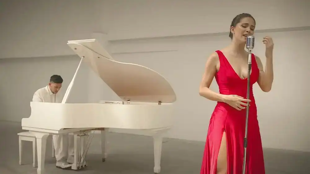 скачать клип Greeicy - Ya Para Que