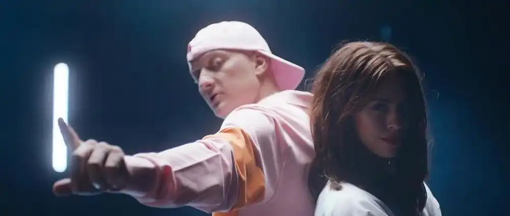 скачать клип Vanessa Mai Ft. Olexesh - Wir 2 Immer 1