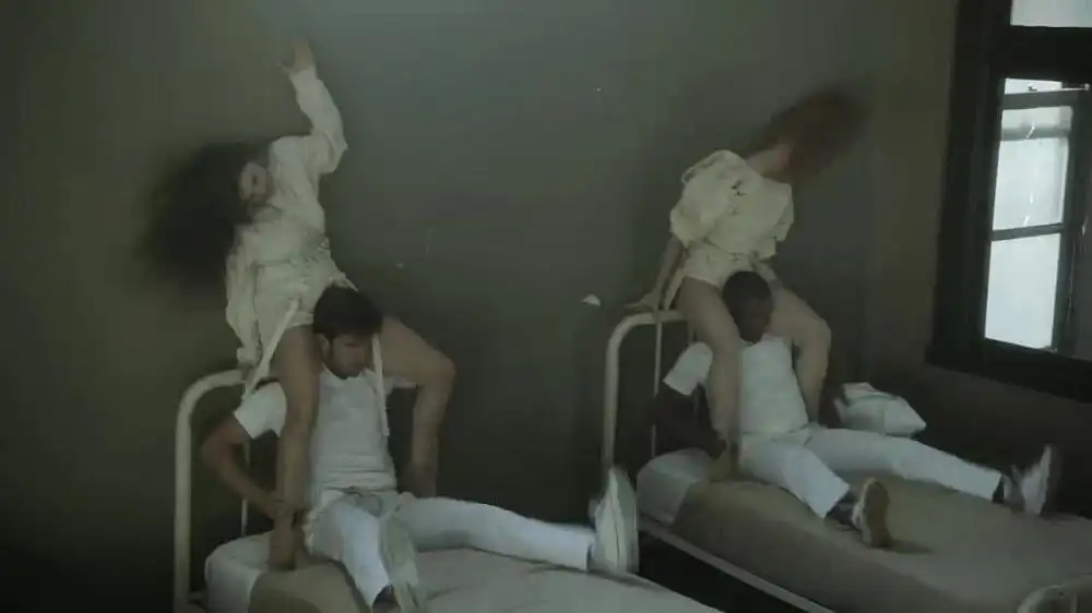 скачать клип Bebe Rexha - I am A Mess