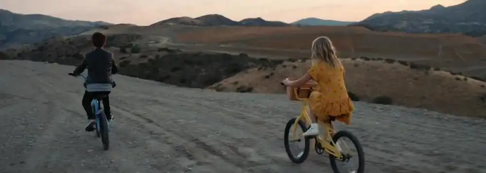 скачать клип Train Ft. Cam, Travie McCoy - Call Me Sir