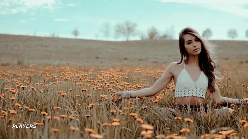 скачать клип Housenick - Be The One