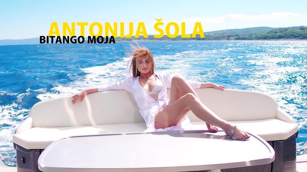 скачать клип Antonija Sola - Bitango Moja
