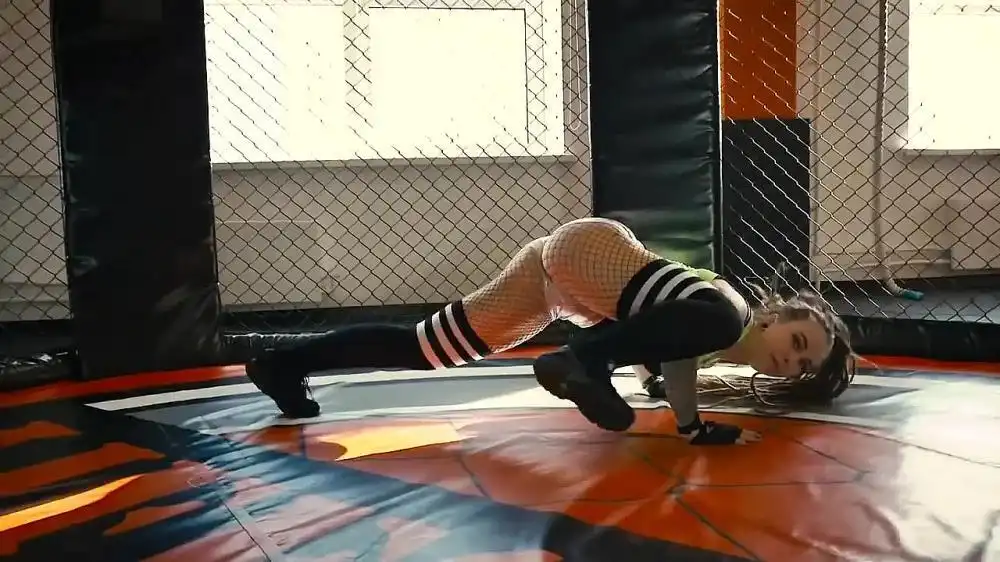 скачать клип Ian Burlak - Tanga