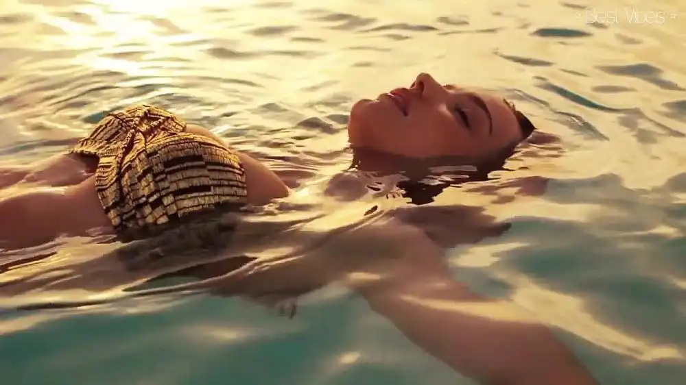 скачать клип Beautiful Girls on the Beach - Sexiest Beach