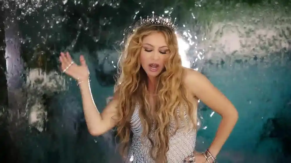 скачать клип Paulina Rubio - Suave Y Sutil