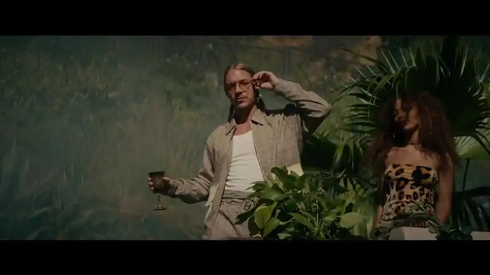 скачать клип Major Lazer Feat. Tove Lo - Blow That Smoke