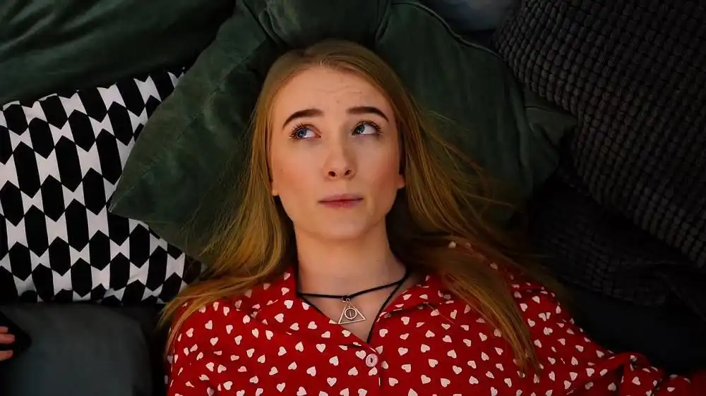 скачать клип KAZKA - ПЛАКАЛА (Пародия)