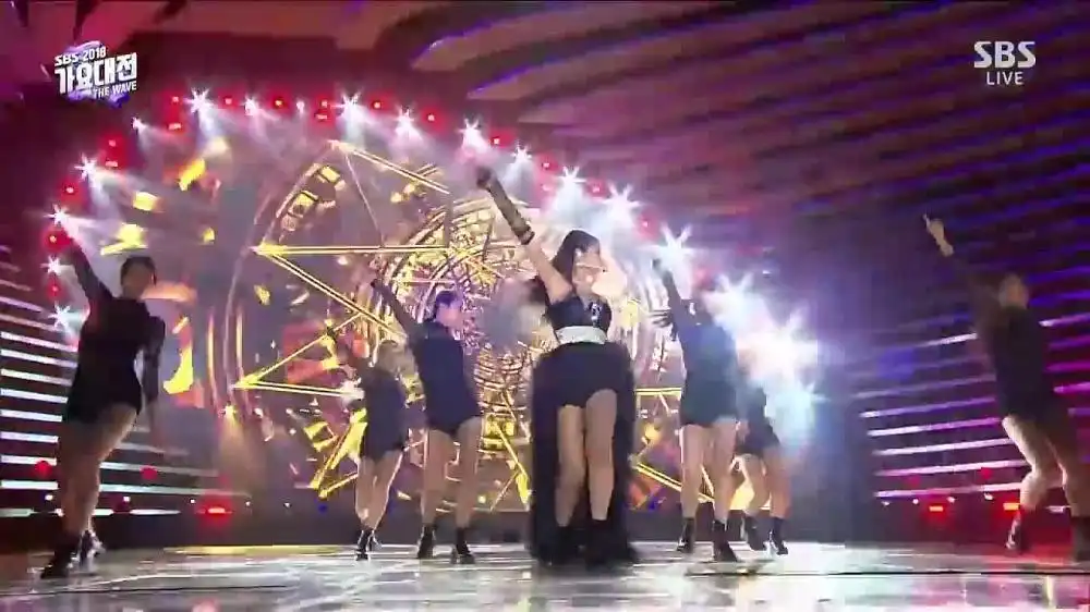 скачать клип BLACKPINK - SOLO - Live