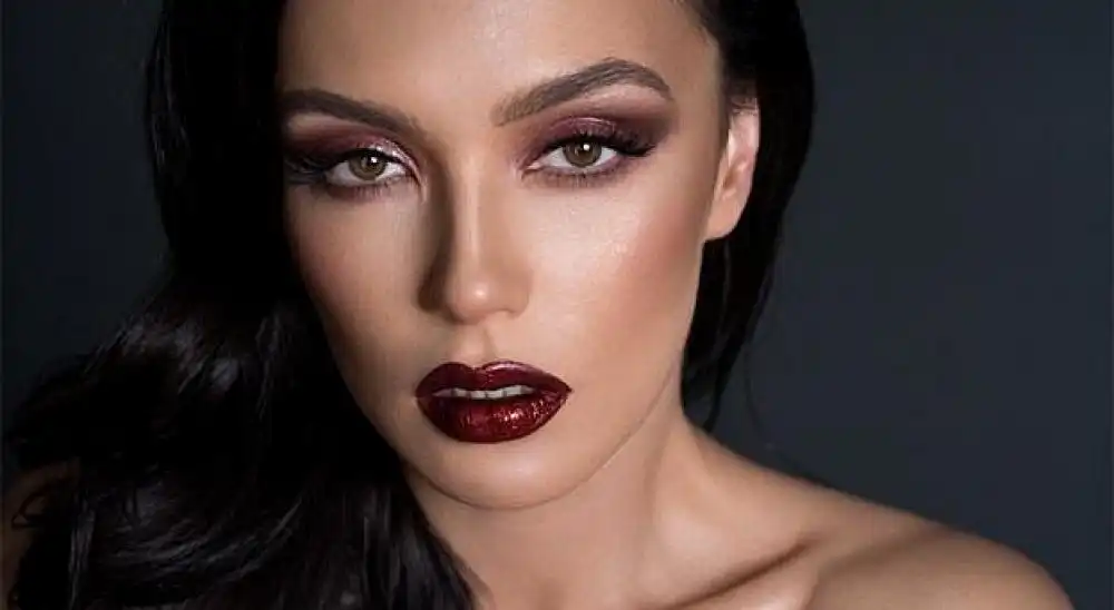 скачать клип MOLLY - Не плачу