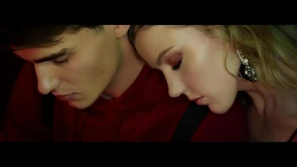 скачать клип Юлианна Караулова - Лучший враг