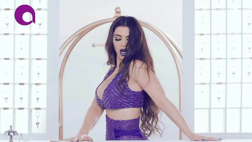 скачать клип Amar - Kiss my lips