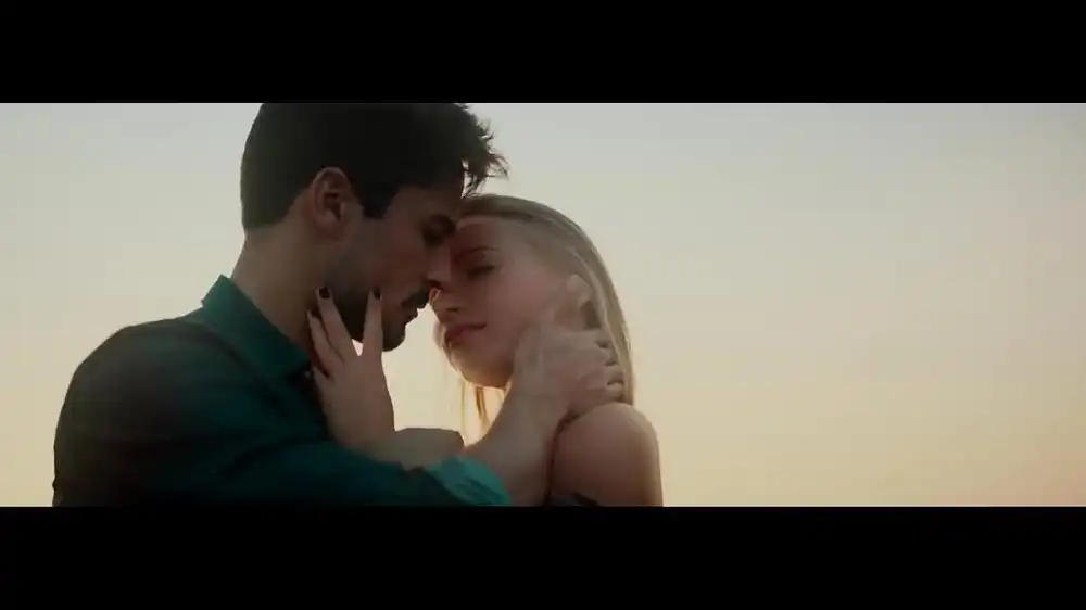 скачать клип Вика Курзова - Крепче