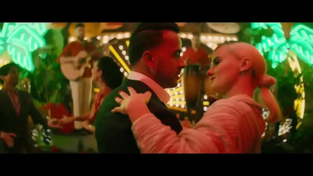 скачать клип Clean Bandit - Baby