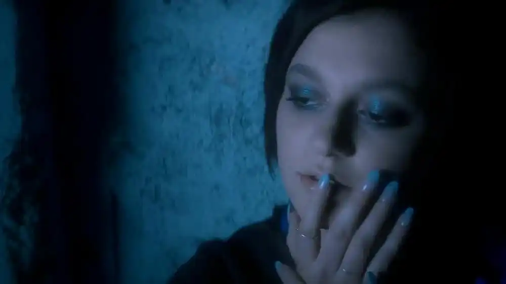 скачать клип Daya - Insomnia