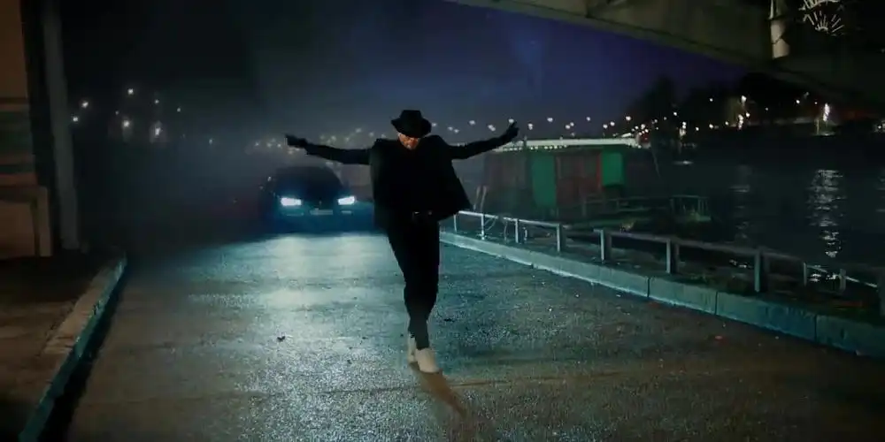 скачать клип Chris Brown - Back To Love