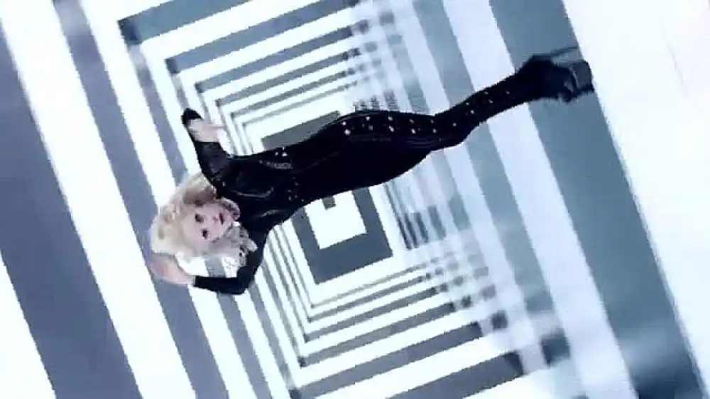 скачать клип Lady Gaga - Venus