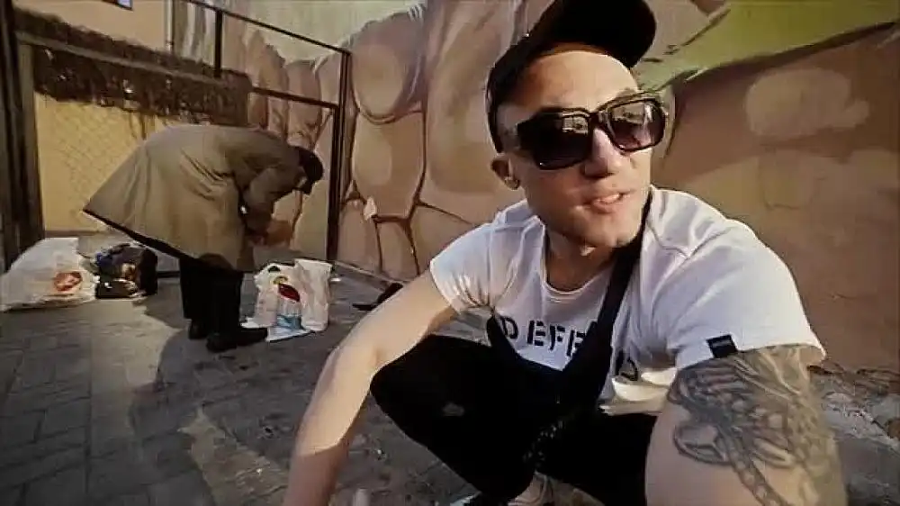 скачать клип Maroon 5 - Memories