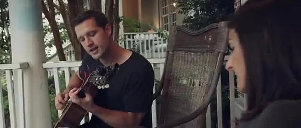 скачать клип Walker Hayes - Don Not Let Her