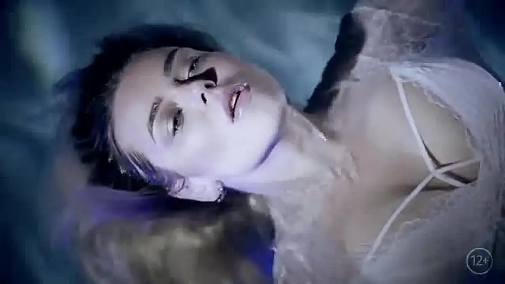 скачать клип GROSU - Луна