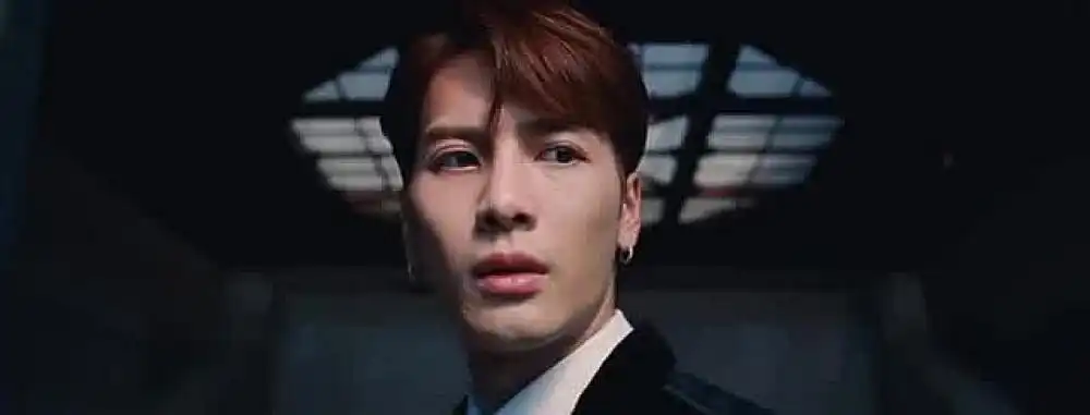 скачать клип Joji and Jackson Wang - Walking