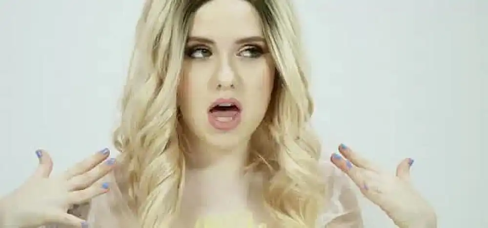 скачать клип Katie Kei - Alien, Baby