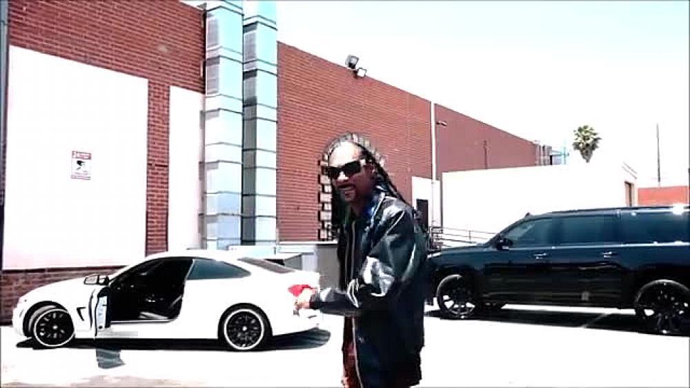 скачать клип Snoop Dogg and Ice Cube - Run The Streets