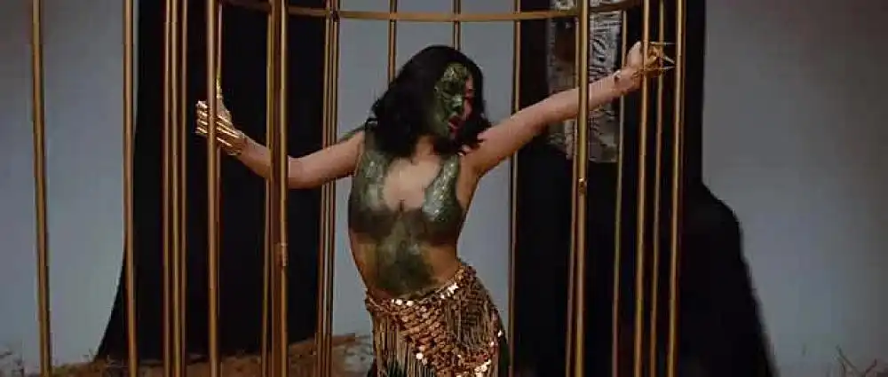 скачать клип Sub Urban - Freak