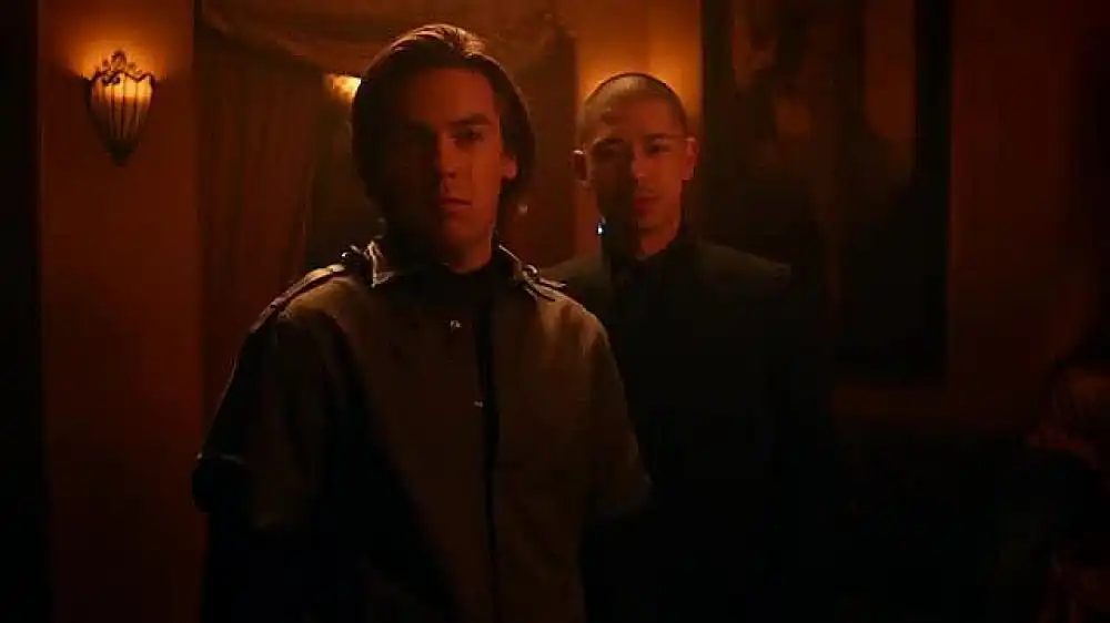 скачать клип TMG - Sofia