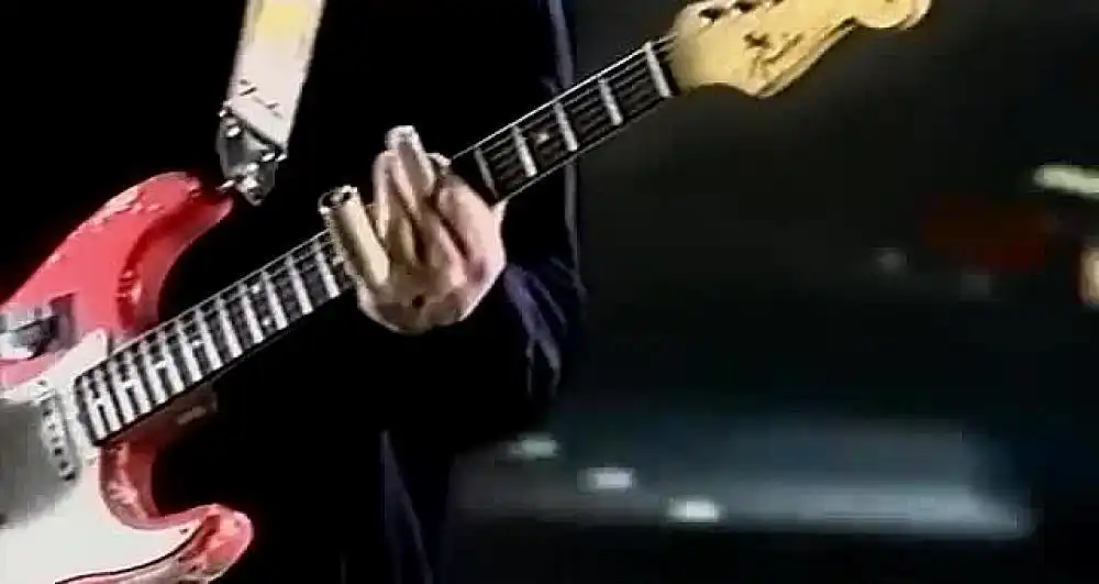 скачать клип Chris Rea - The Road To Hell