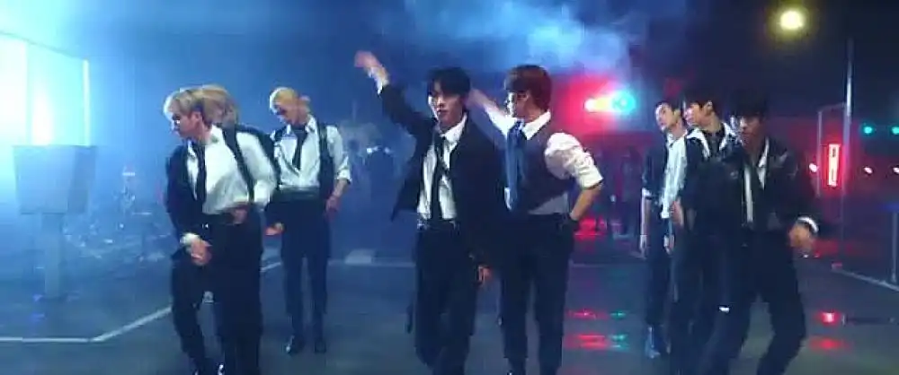 скачать клип Stray Kids - ALL IN