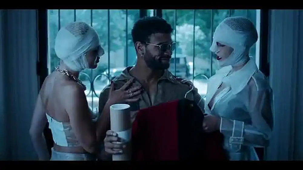 скачать клип The Weeknd - Too Late