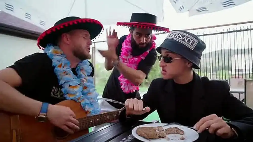 скачать клип СЯВА ft. МУЗЫКА - АЙ ЛЮ ЛЮ