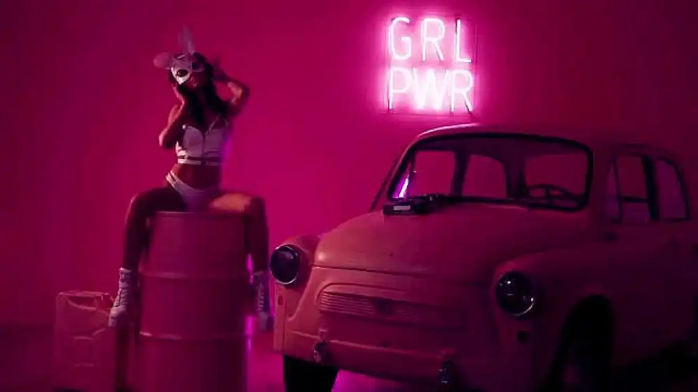 скачать клип Tony T and Metaphysics - Breathe