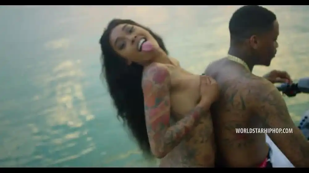 скачать клип YG Feat. Dj Mustard - Pop It, Shake It