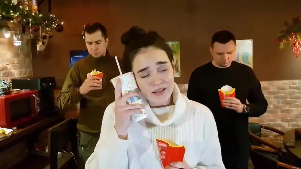 скачать клип Ленинград - Свободная касса