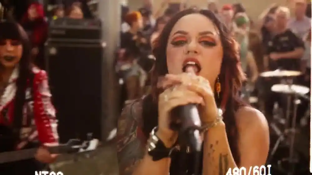 скачать клип Electric Callboy - FCKBOI