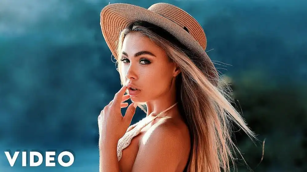 скачать клип Dj Dark ft. Lucia Velt - Iubeste ma